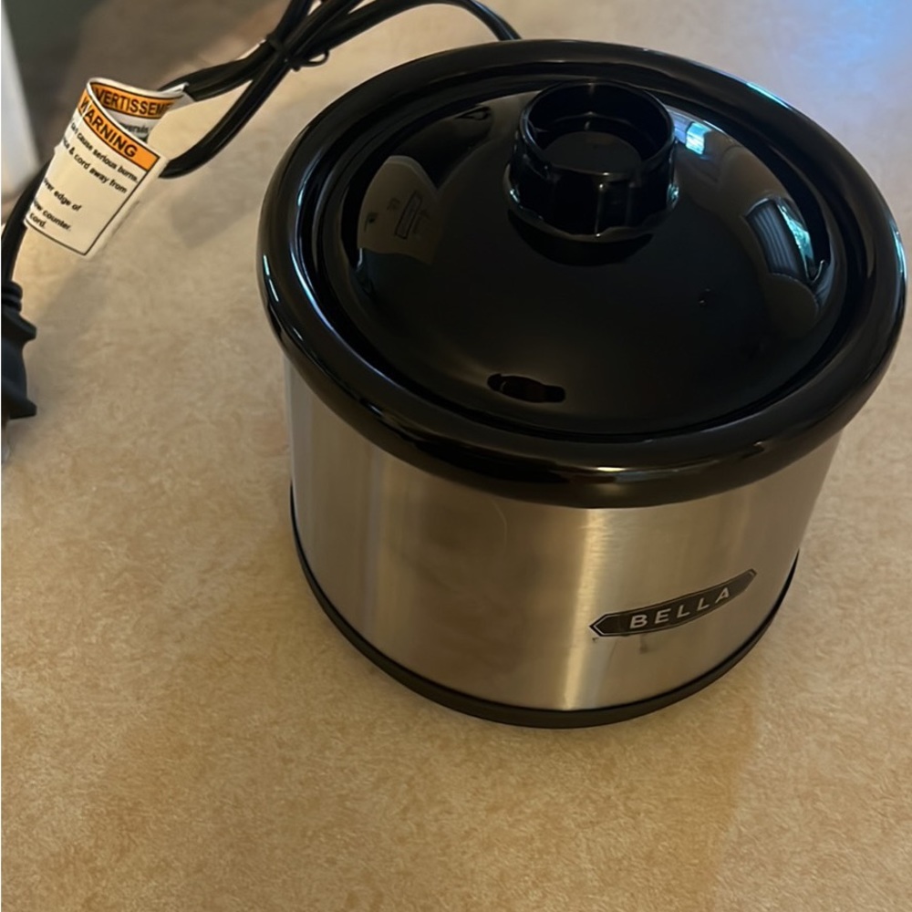 Fondue pot